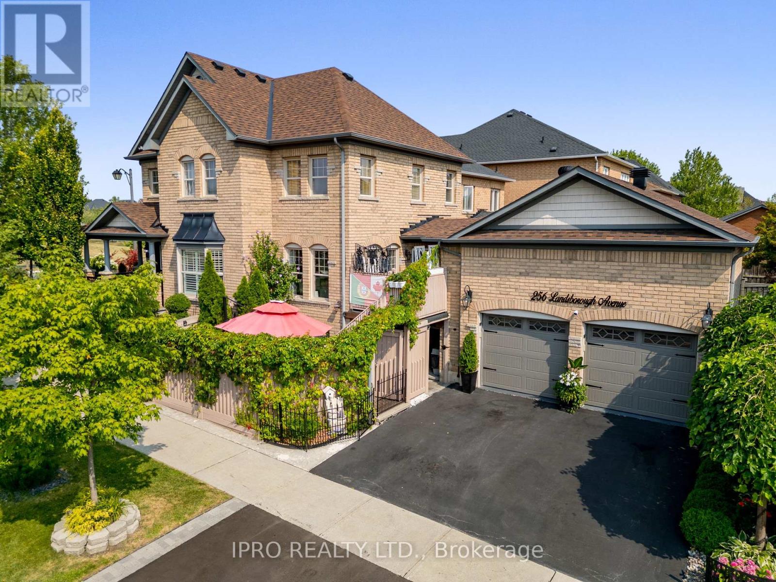 Property at 256 LANDSBOROUGH AVENUE image 2