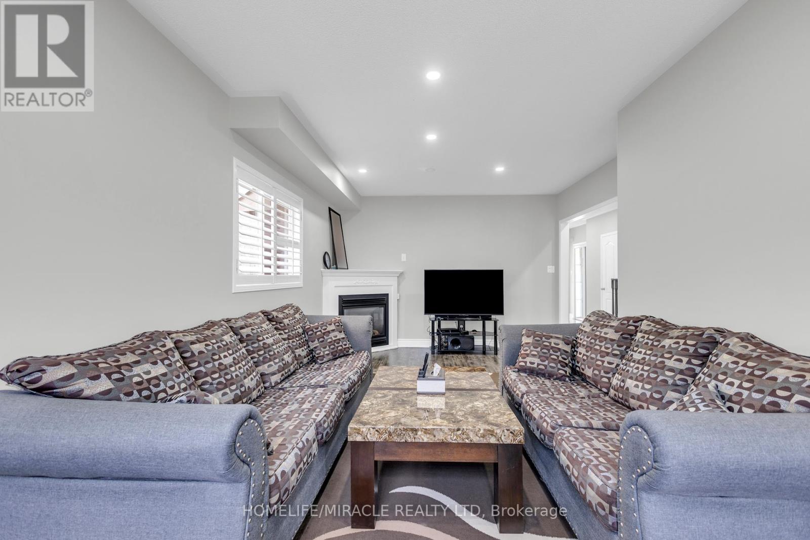 17 Binder Twine Trail, Brampton, Ontario  L6X 4R2 - Photo 13 - W12329985