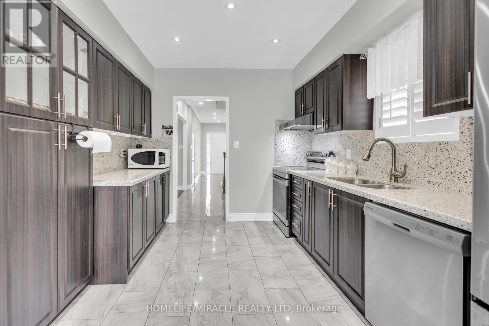 17 Binder Twine Trail, Brampton, Ontario  L6X 4R2 - Photo 16 - W12329985