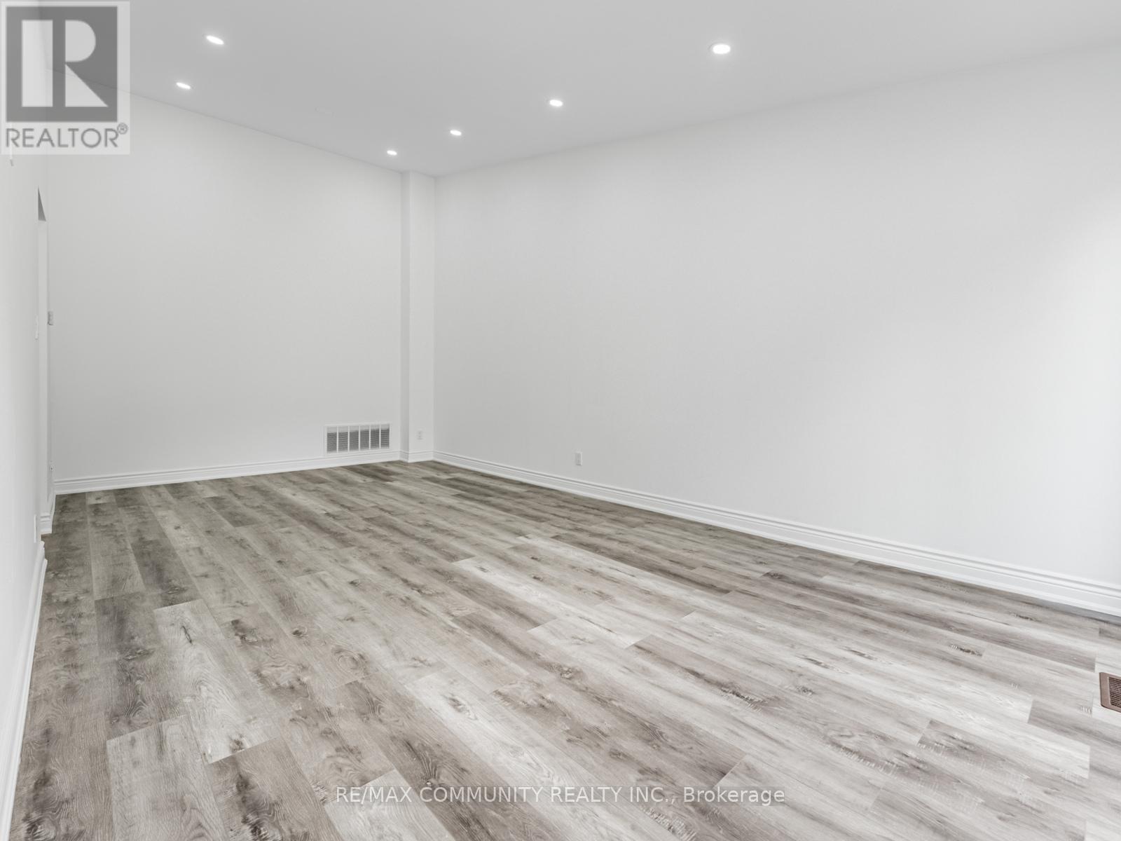 Property at 5 LANGWITH COURT image 5