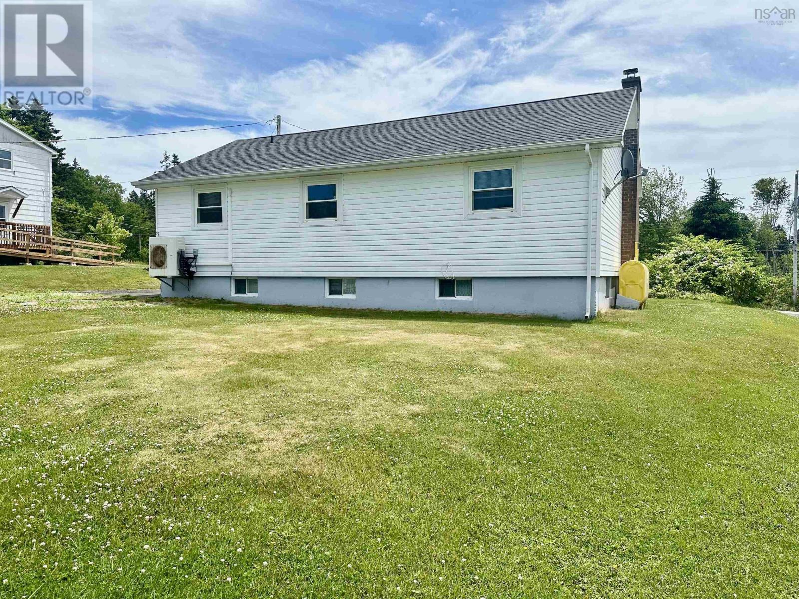 69 Kings Road, Port Hastings, Nova Scotia  B9A 1N9 - Photo 3 - 202517453