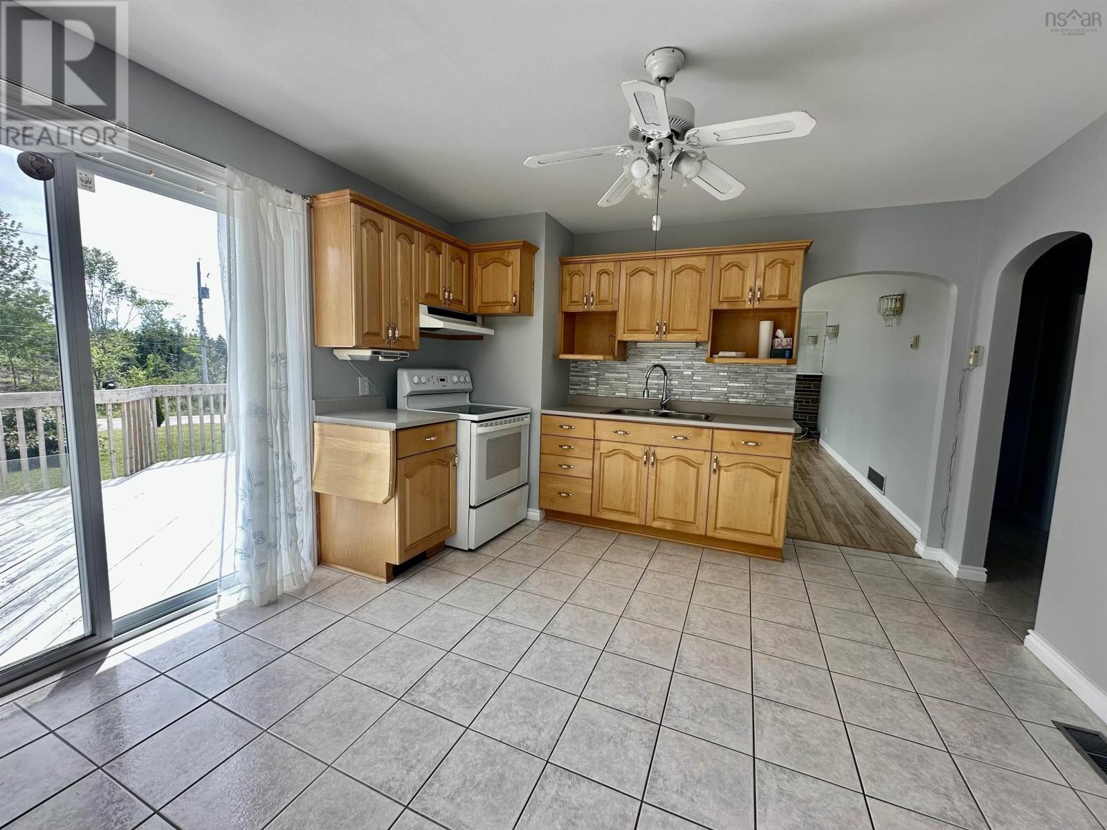 69 Kings Road, Port Hastings, Nova Scotia  B9A 1N9 - Photo 16 - 202517453