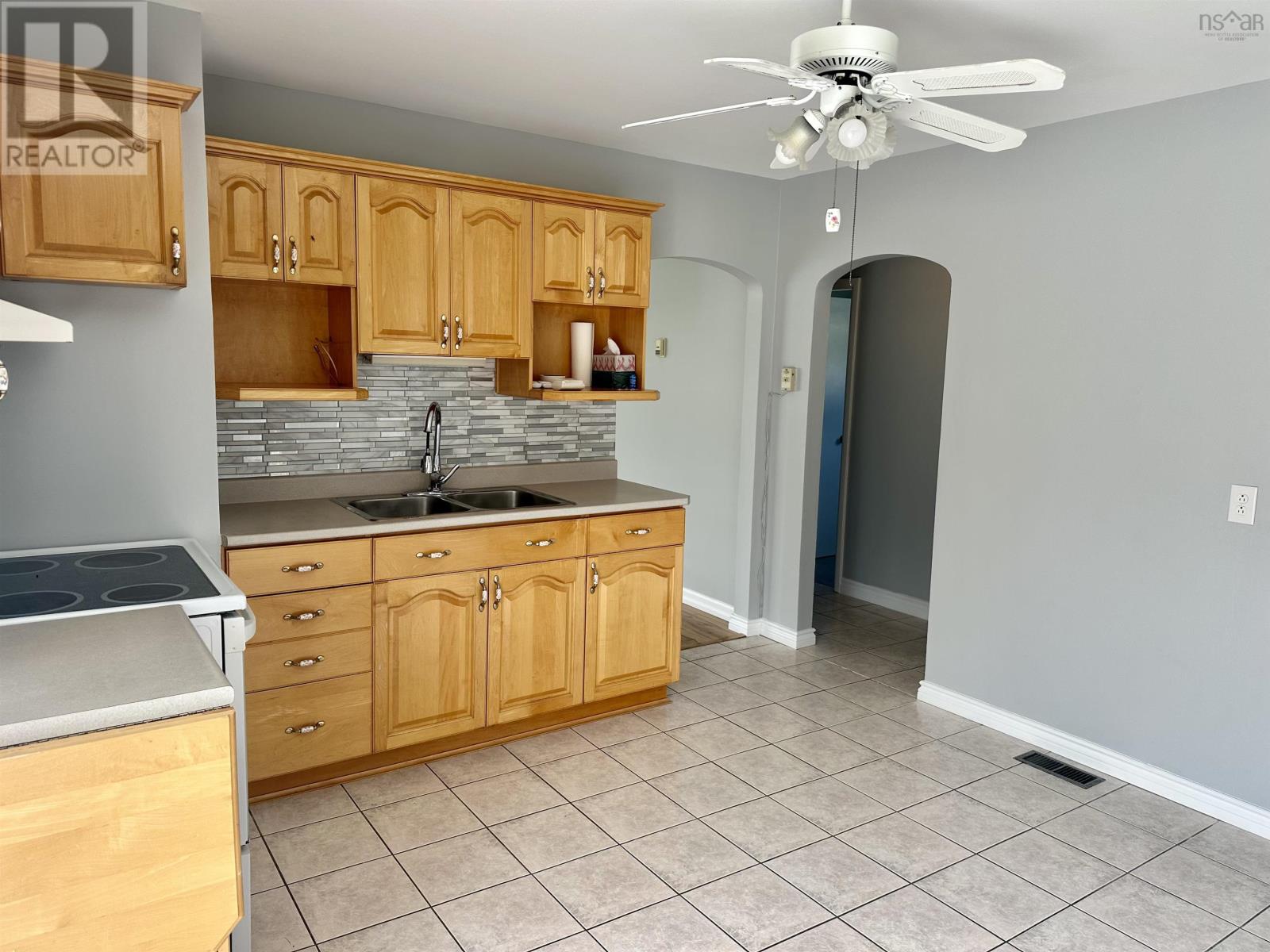 69 Kings Road, Port Hastings, Nova Scotia  B9A 1N9 - Photo 12 - 202517453