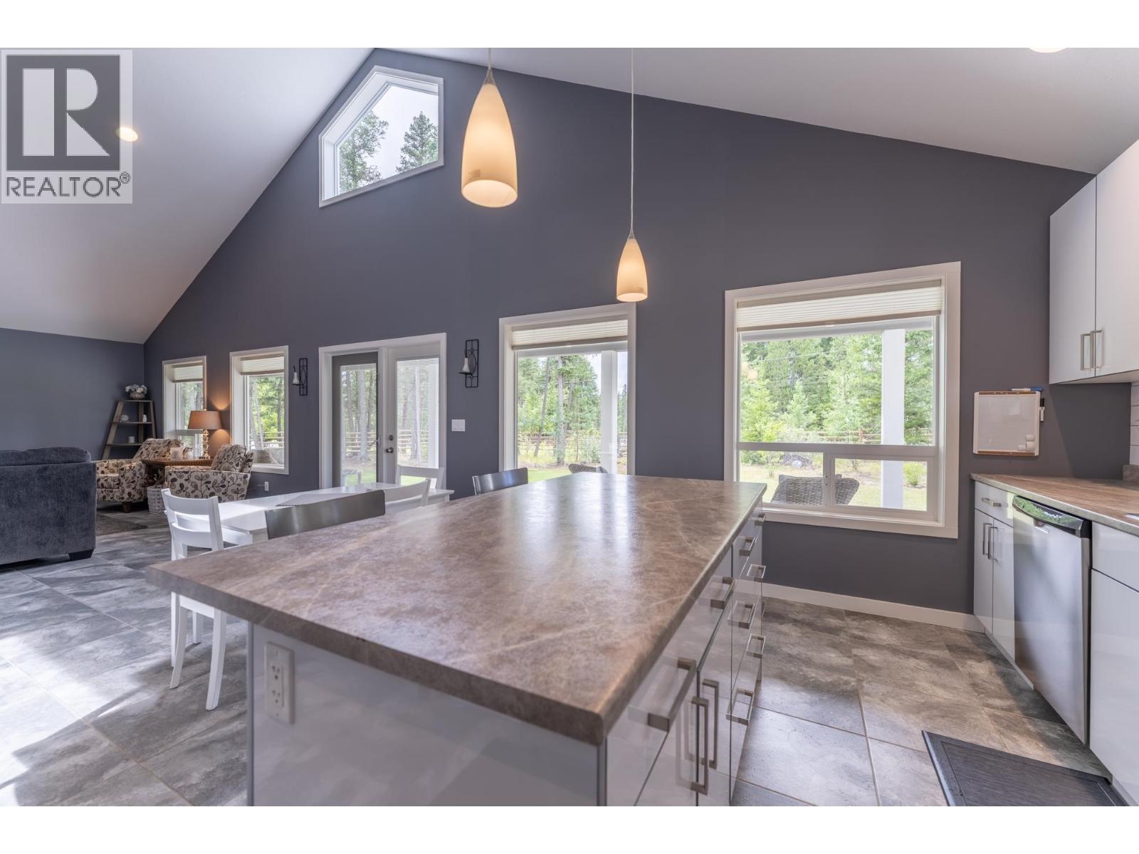 48 Ptarmigan Place, 150 Mile House, British Columbia  V0K 2G0 - Photo 18 - R3034668