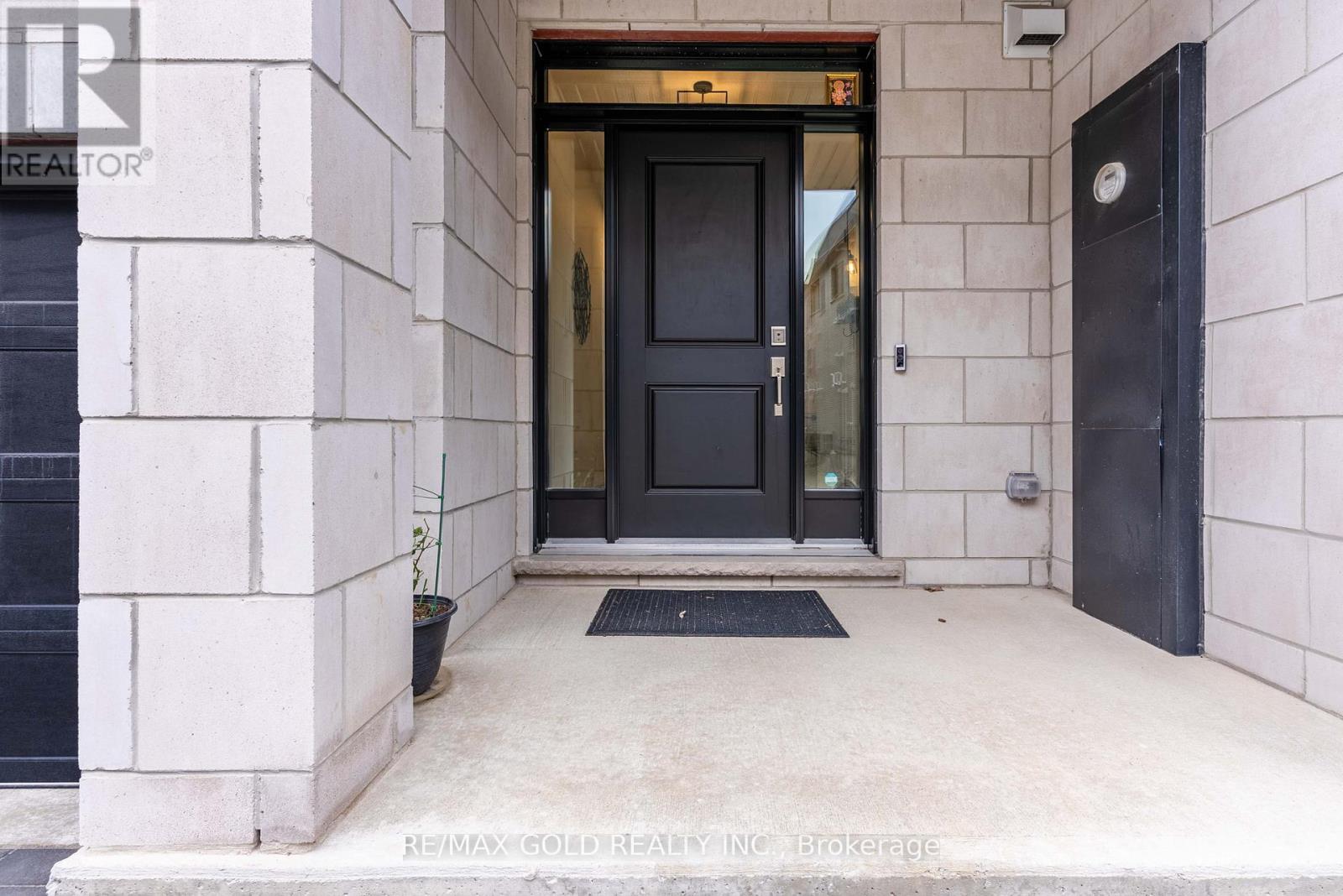 Property at 19 - 143 ELGIN STREET N image 4