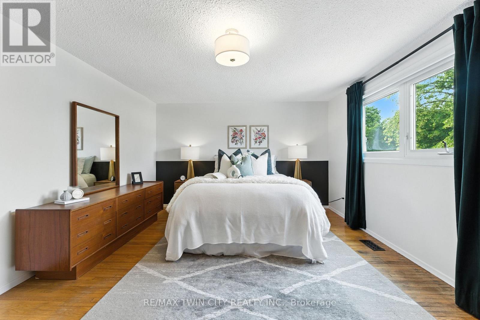 68 Westmount Mews, Cambridge, Ontario  N1S 4J1 - Photo 15 - X12329883