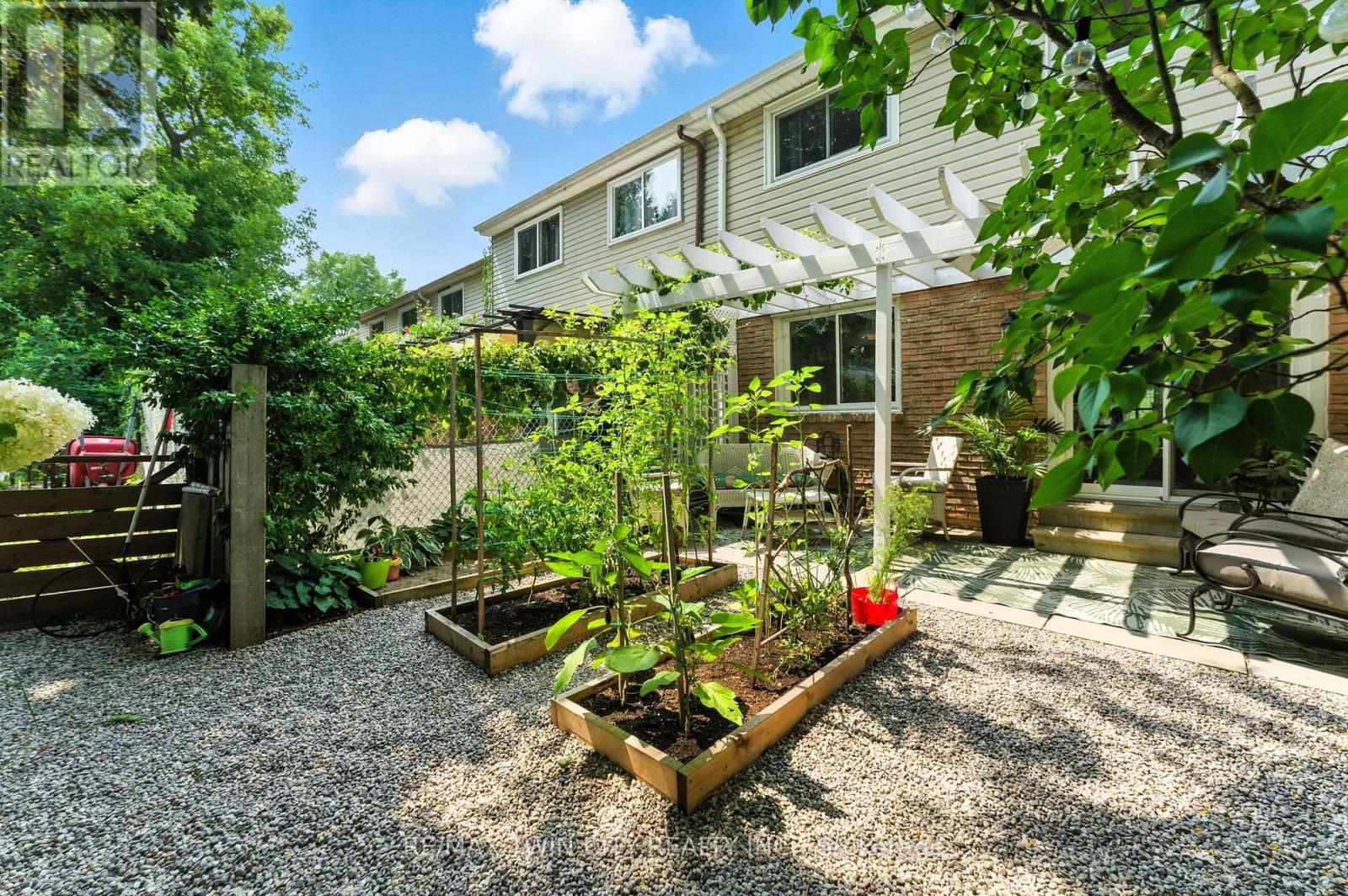 68 Westmount Mews, Cambridge, Ontario  N1S 4J1 - Photo 24 - X12329883