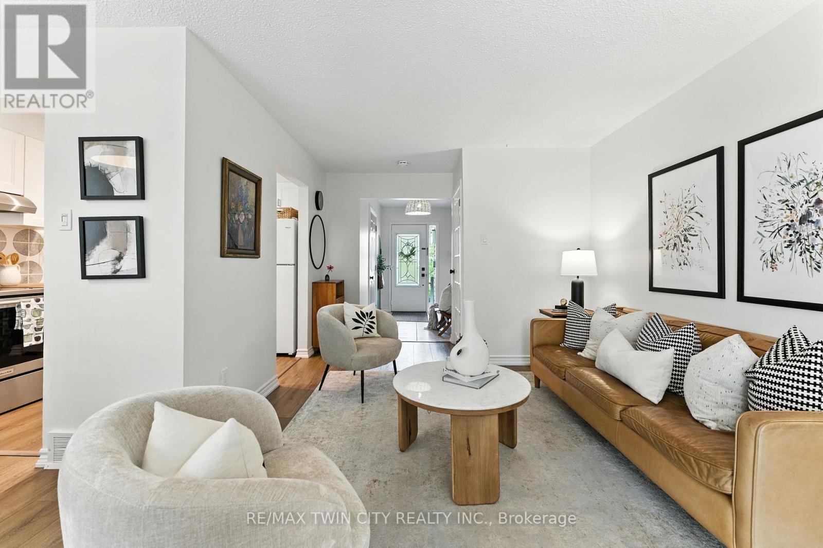 68 Westmount Mews, Cambridge, Ontario  N1S 4J1 - Photo 7 - X12329883