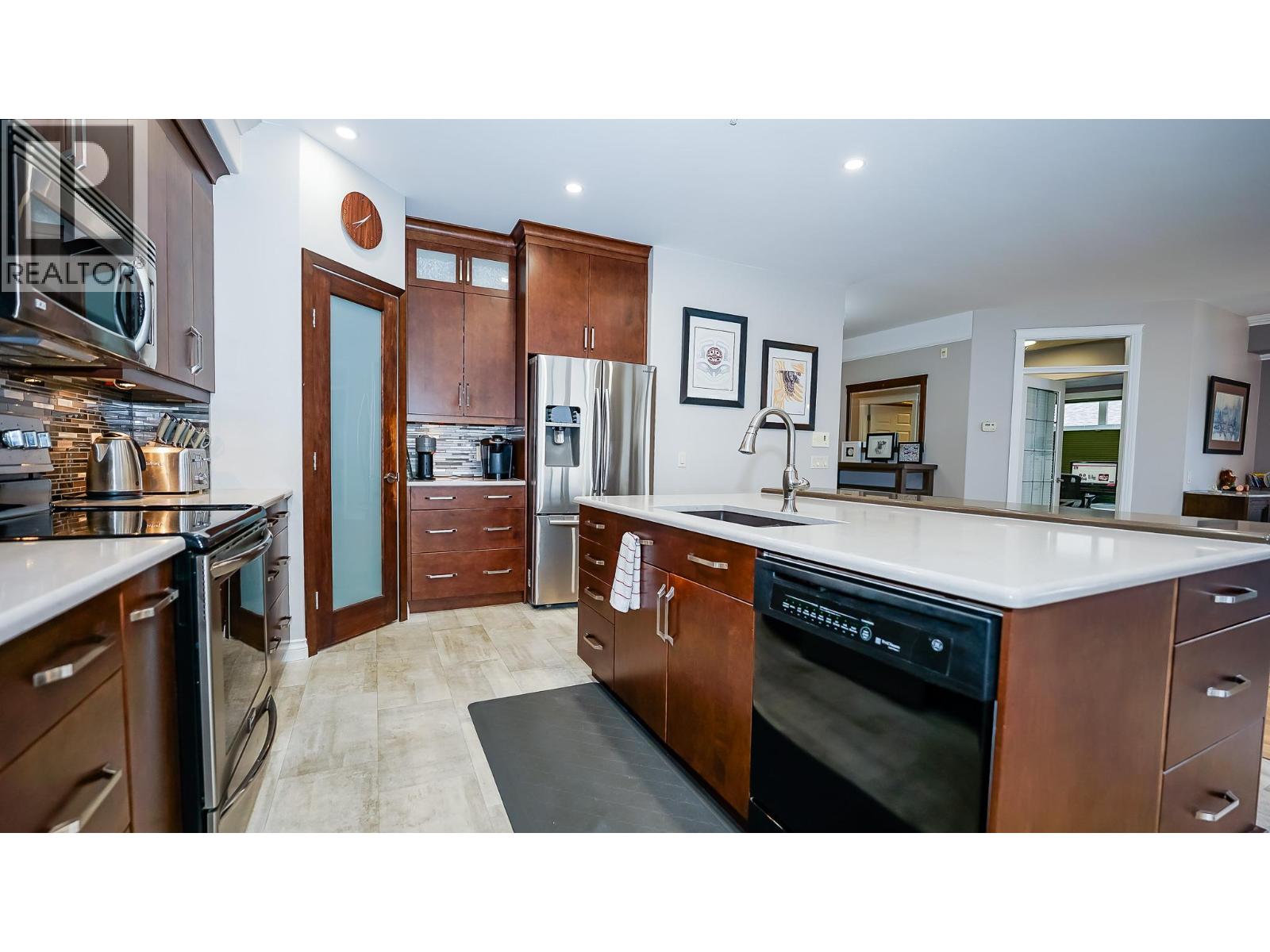 160 Harbourfront Drive Unit# 302, Salmon Arm, British Columbia  V1E 3M3 - Photo 5 - 10358620