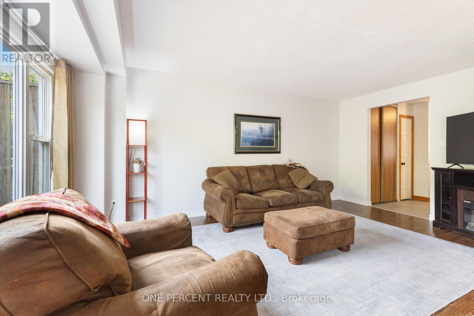 11 Beecroft Court, Whitby, Ontario  L1P 1C7 - Photo 10 - E12330107