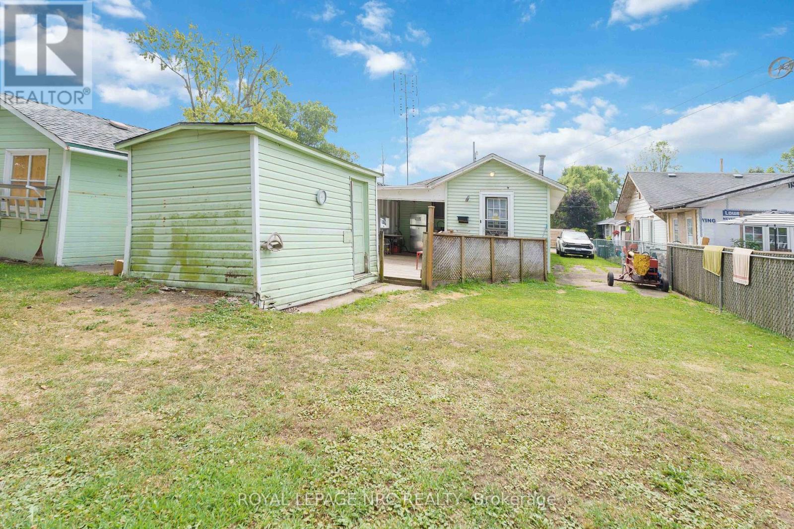 16 Cambridge Road E, Fort Erie, Ontario  L0S 1B0 - Photo 24 - X12304676