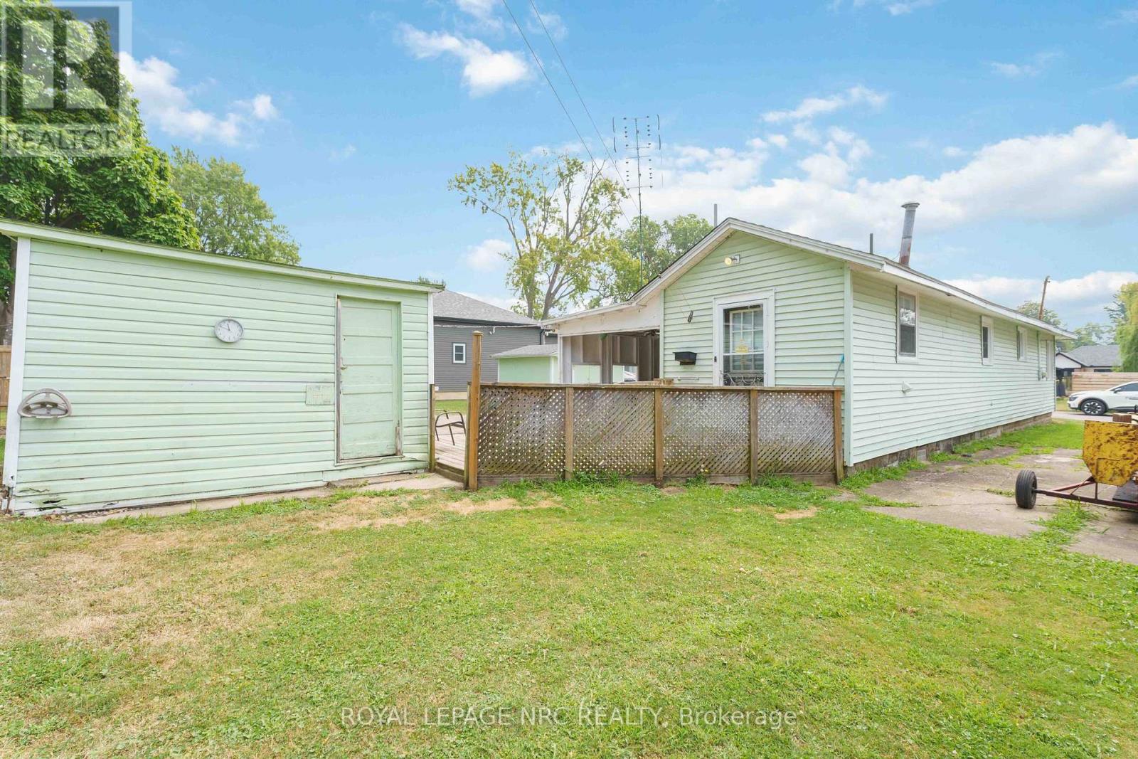 16 Cambridge Road E, Fort Erie, Ontario  L0S 1B0 - Photo 26 - X12304676