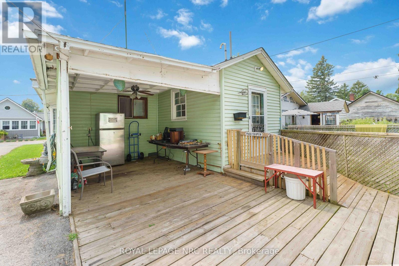 16 Cambridge Road E, Fort Erie, Ontario  L0S 1B0 - Photo 23 - X12304676