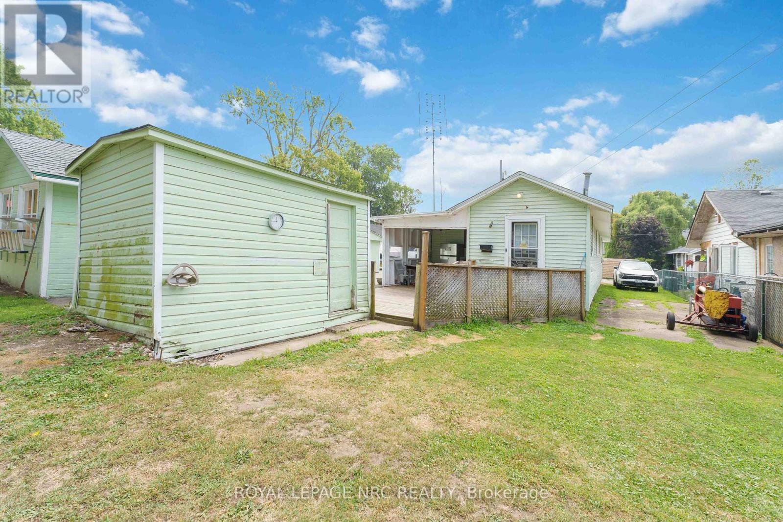16 Cambridge Road E, Fort Erie, Ontario  L0S 1B0 - Photo 25 - X12304676