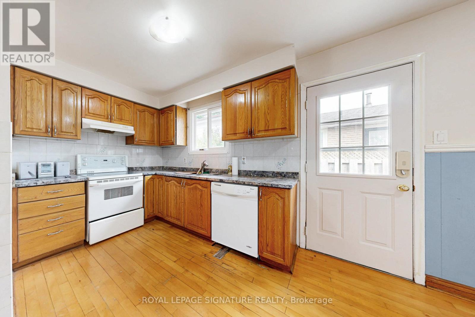 20 Sexton Crescent, Toronto, Ontario  M2H 2L5 - Photo 15 - C12324827