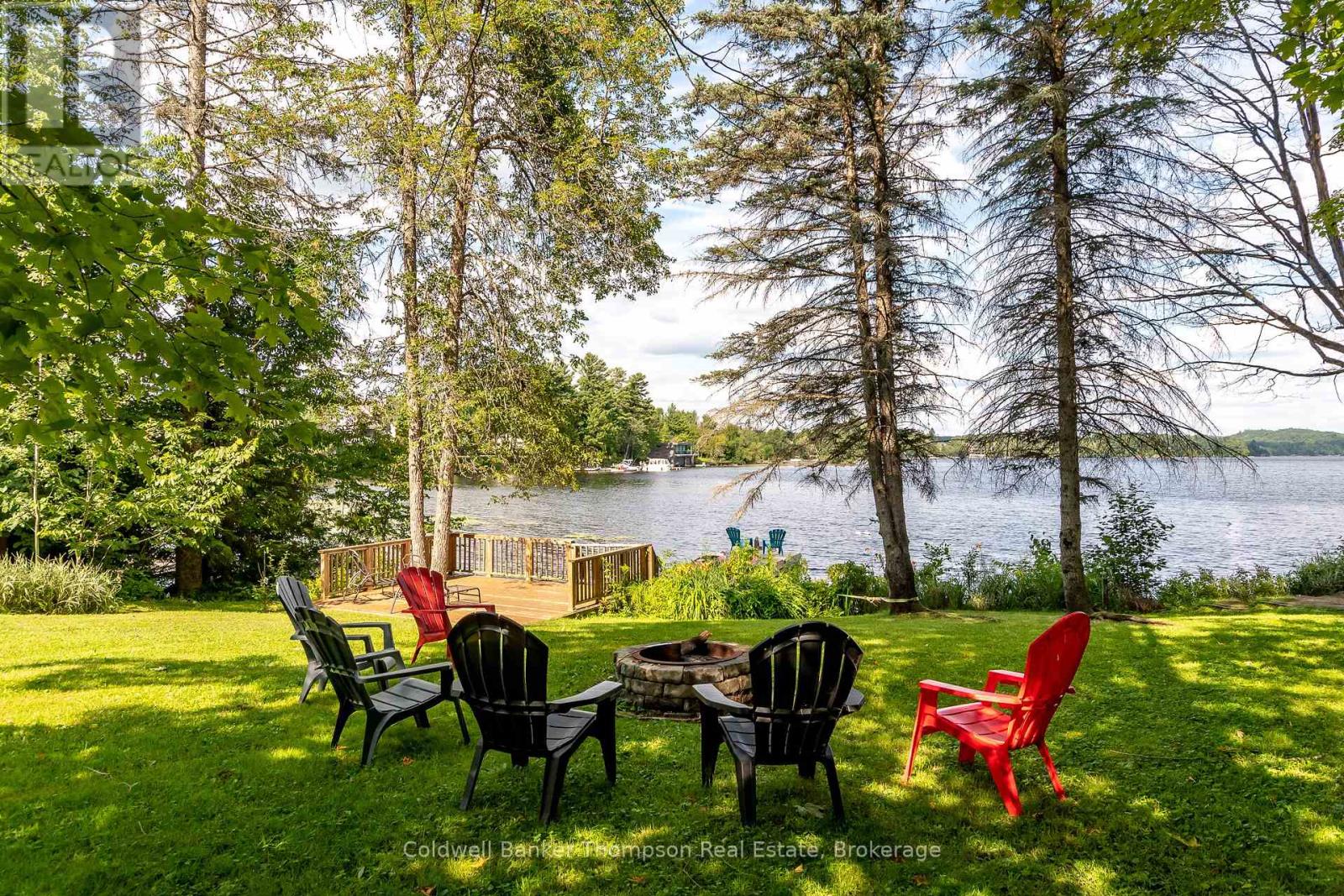 26 Helen Street, Huntsville, Ontario  P1H 1H5 - Photo 2 - X12321234