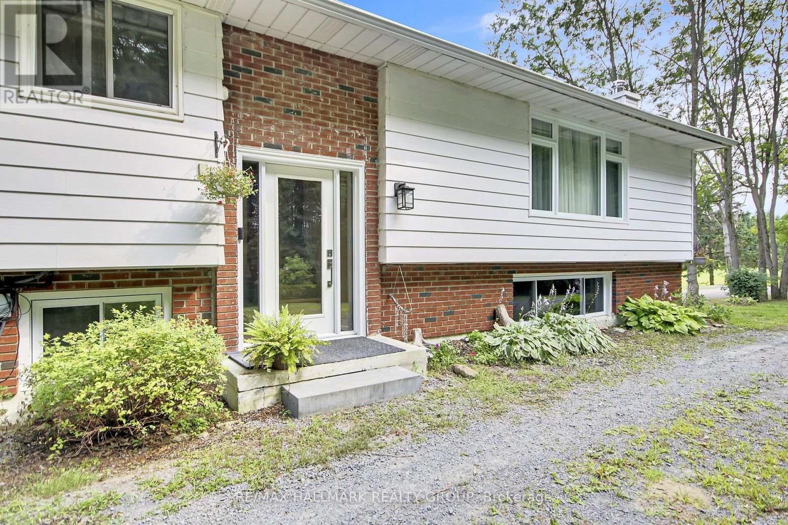 3875 Indian Creek Road, Clarence-Rockland, Ontario  K0A 2A0 - Photo 6 - X12330166
