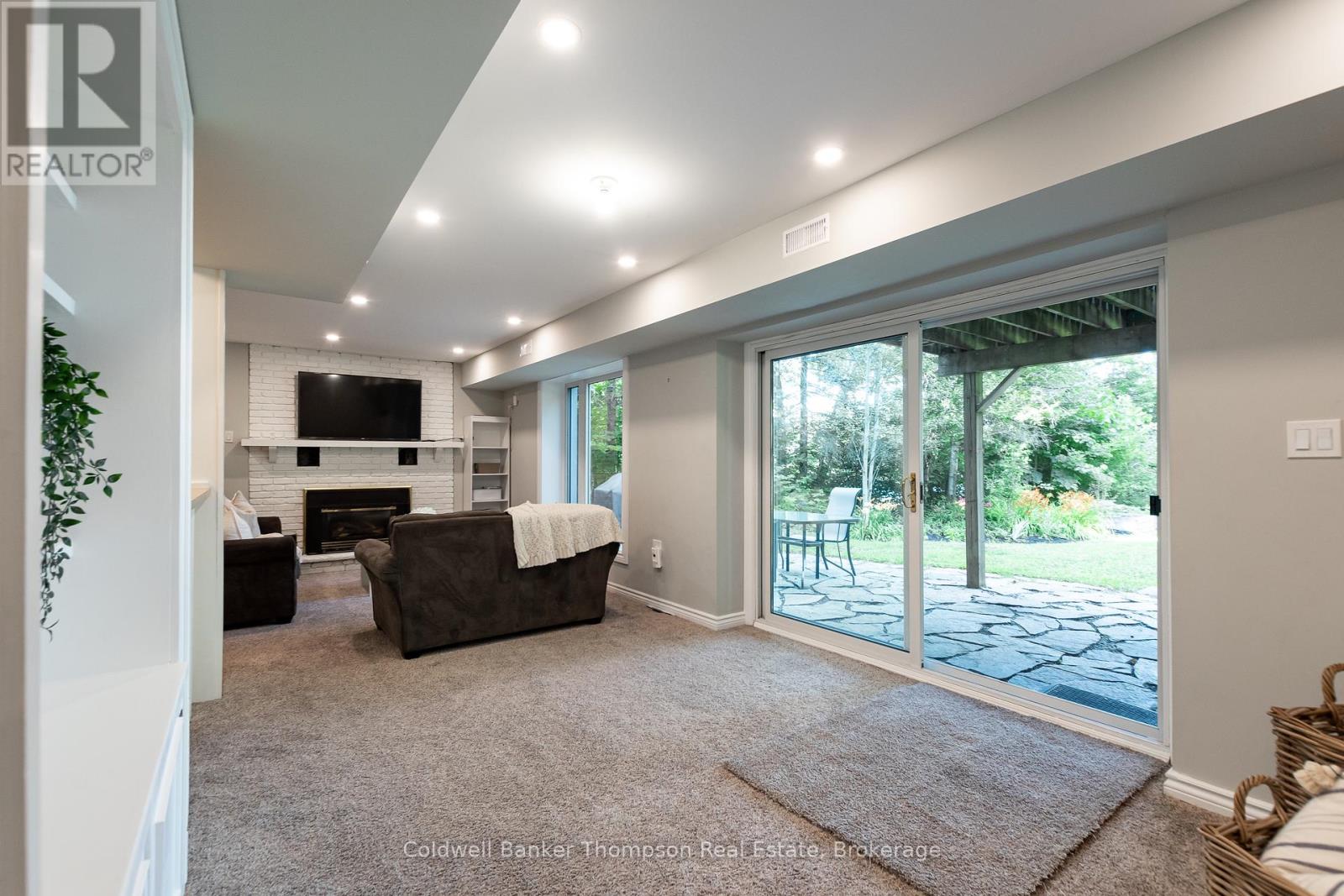 26 Helen Street, Huntsville, Ontario  P1H 1H5 - Photo 33 - X12321234