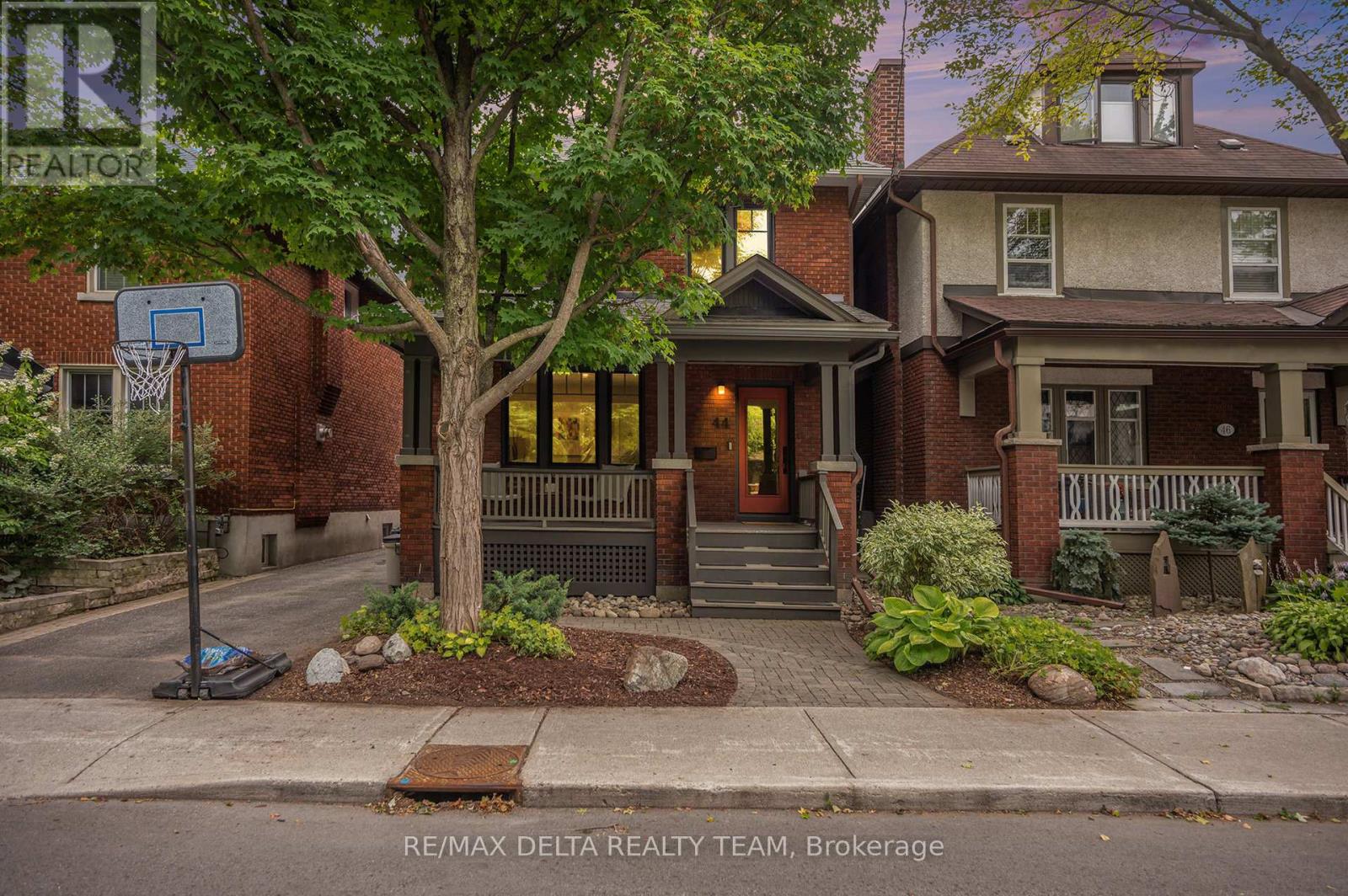 Property at 44 RENFREW AVENUE image 1