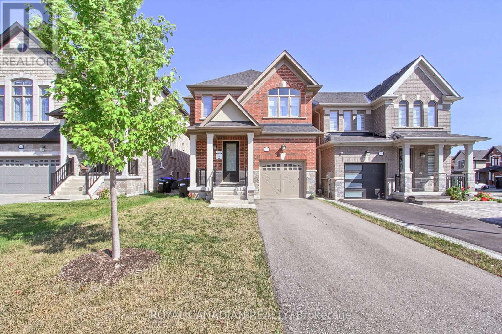 1404 Blackmore Street, Innisfil, Ontario  L9S 0P2 - Photo 4 - N12330102