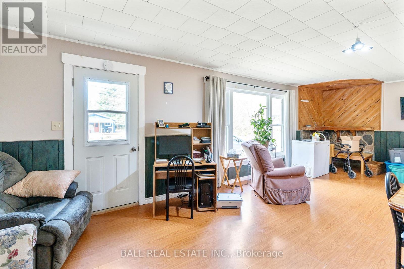 1039 Rainbow Drive, Dysart Et Al, Ontario  K0L 1X0 - Photo 11 - X12154731