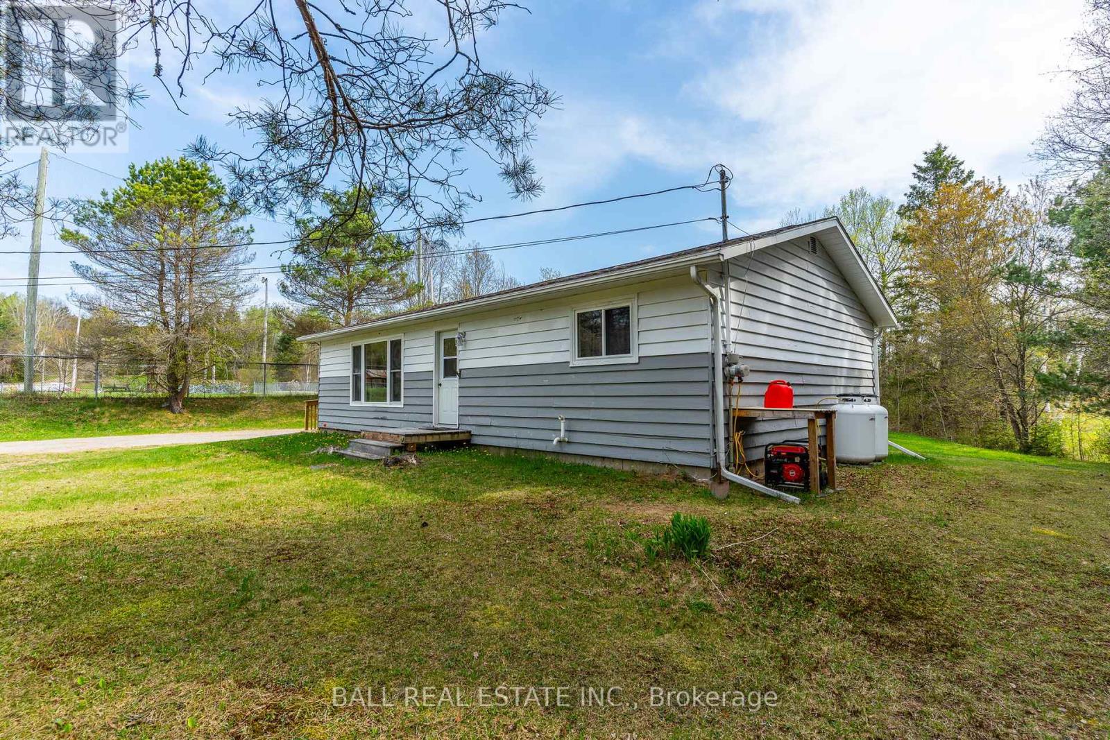 1039 Rainbow Drive, Dysart Et Al, Ontario  K0L 1X0 - Photo 4 - X12154731