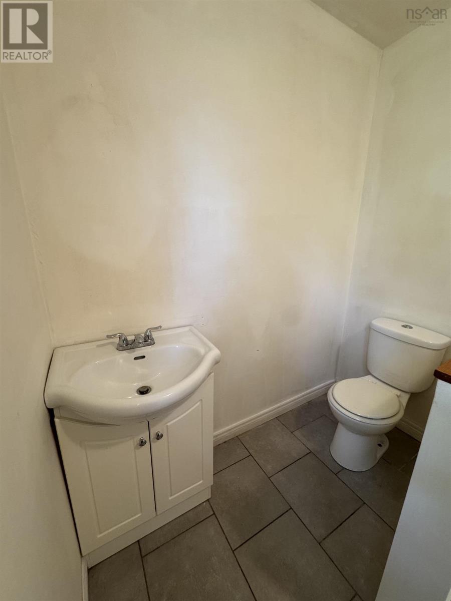 233 Douglas Avenue, Glace Bay, Nova Scotia  B1A 1C2 - Photo 11 - 202519184