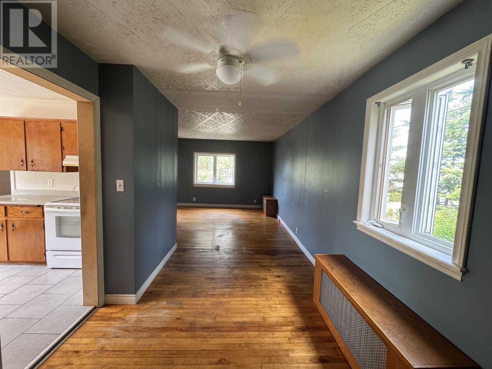 233 Douglas Avenue, Glace Bay, Nova Scotia  B1A 1C2 - Photo 5 - 202519184