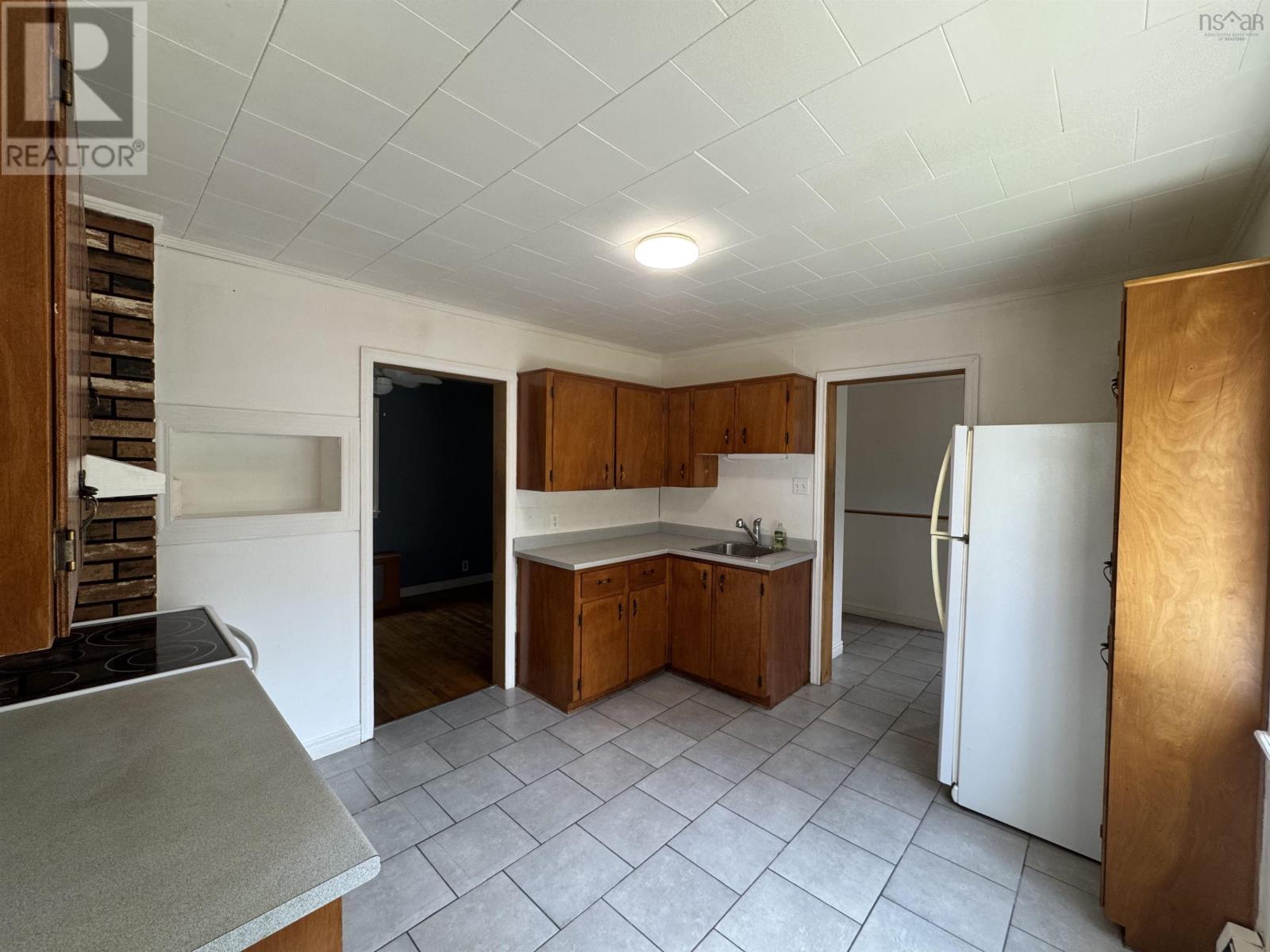 233 Douglas Avenue, Glace Bay, Nova Scotia  B1A 1C2 - Photo 9 - 202519184