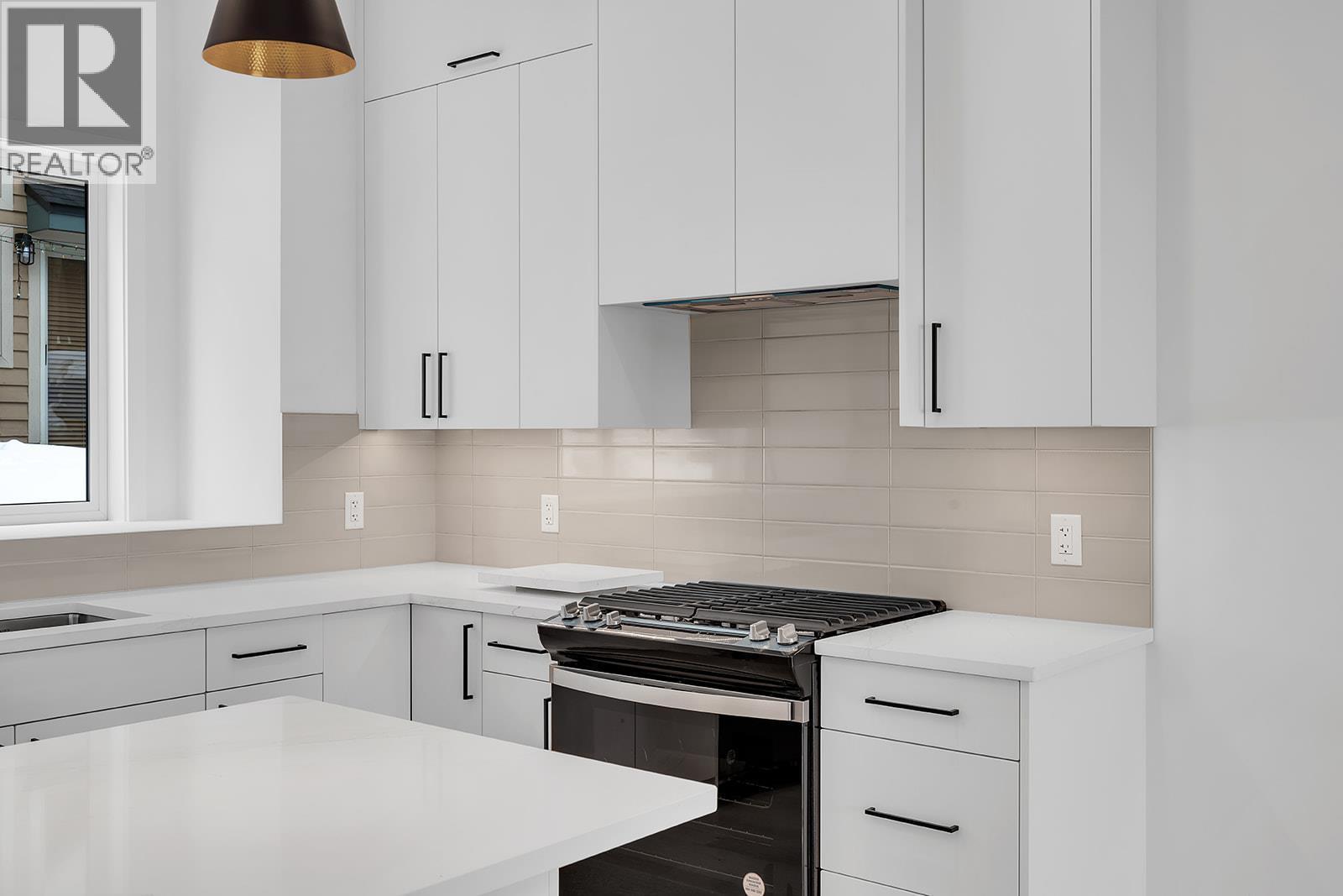 4495 Walker Road Unit# 2 Kelowna Photo 7 4495 Walker Road Unit# 2 Kelowna Photo 7