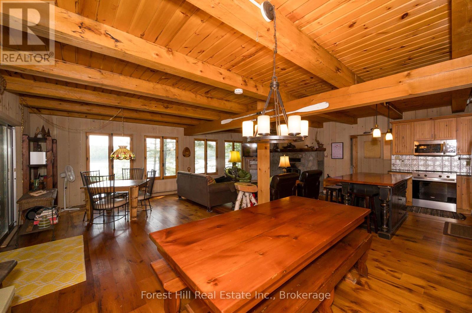 1224 Moot Lake Road S, Lake Of Bays, Ontario  P0B 0A3 - Photo 17 - X12330135