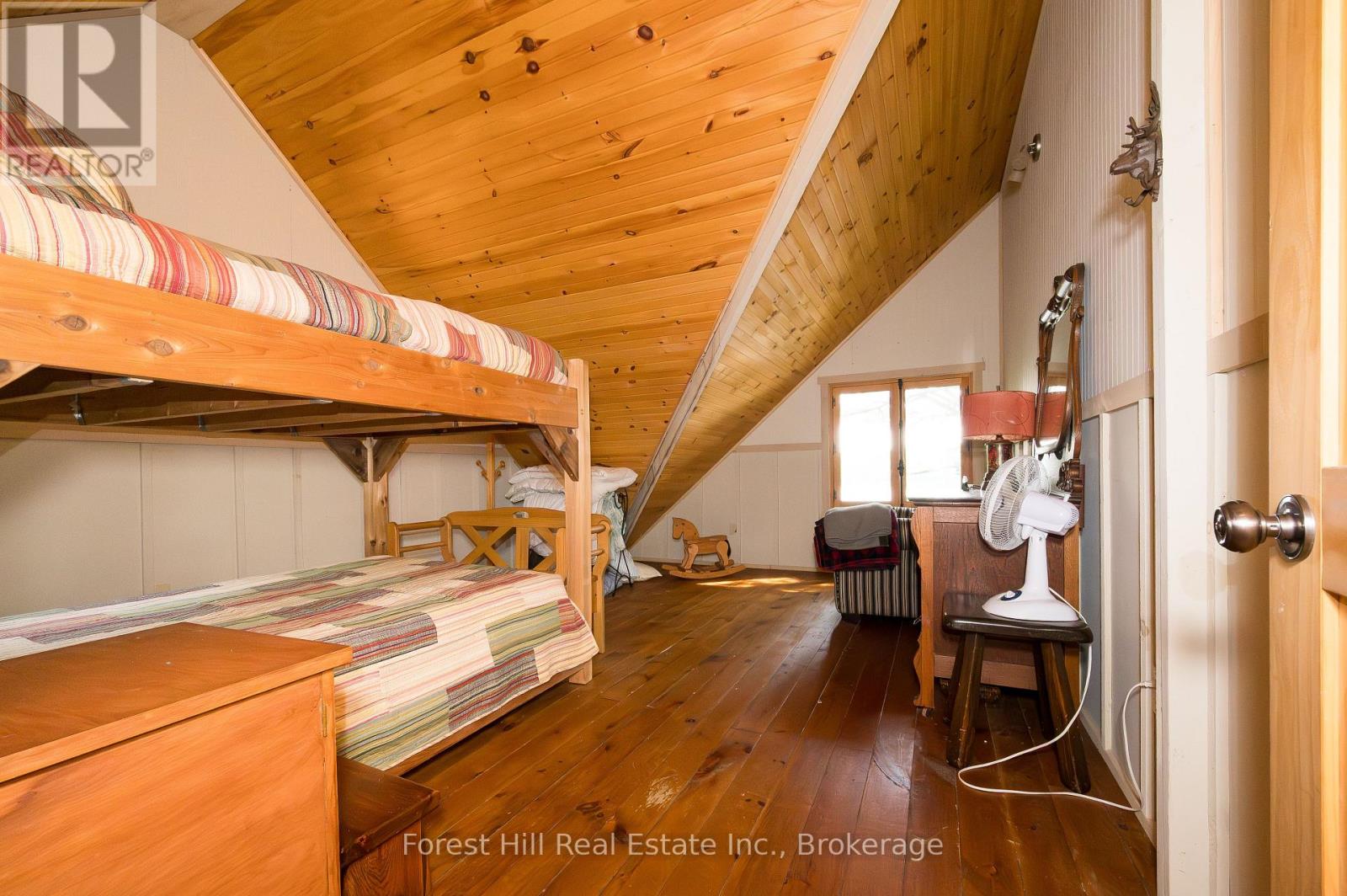 1224 Moot Lake Road S, Lake Of Bays, Ontario  P0B 0A3 - Photo 20 - X12330135