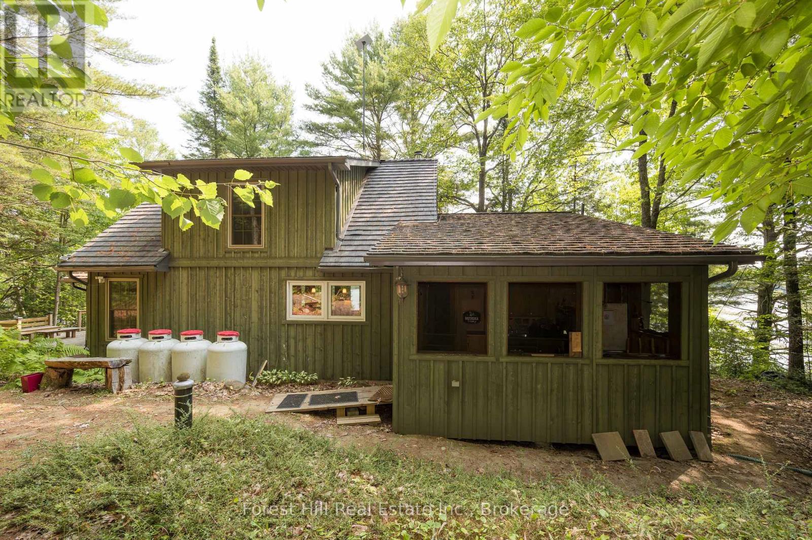 1224 Moot Lake Road S, Lake Of Bays, Ontario  P0B 0A3 - Photo 32 - X12330135