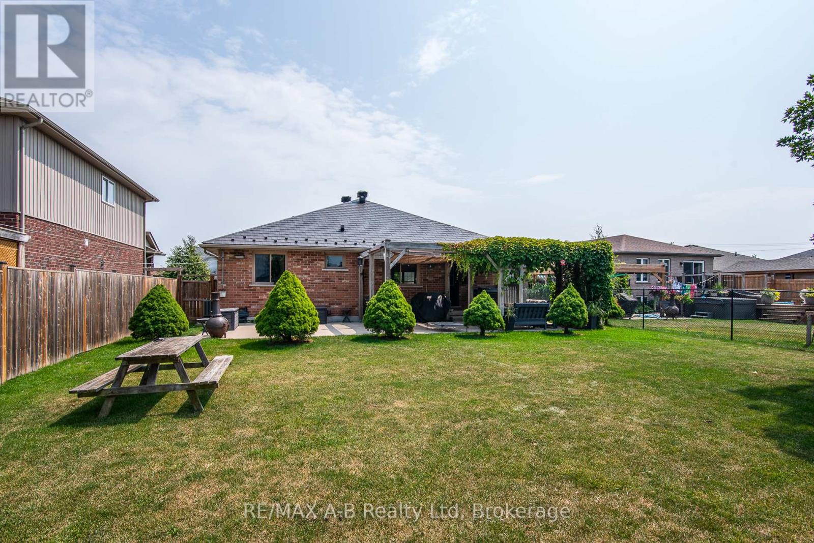 22 Millson Crescent, St. Marys, Ontario  N4X 1E4 - Photo 10 - X12330231