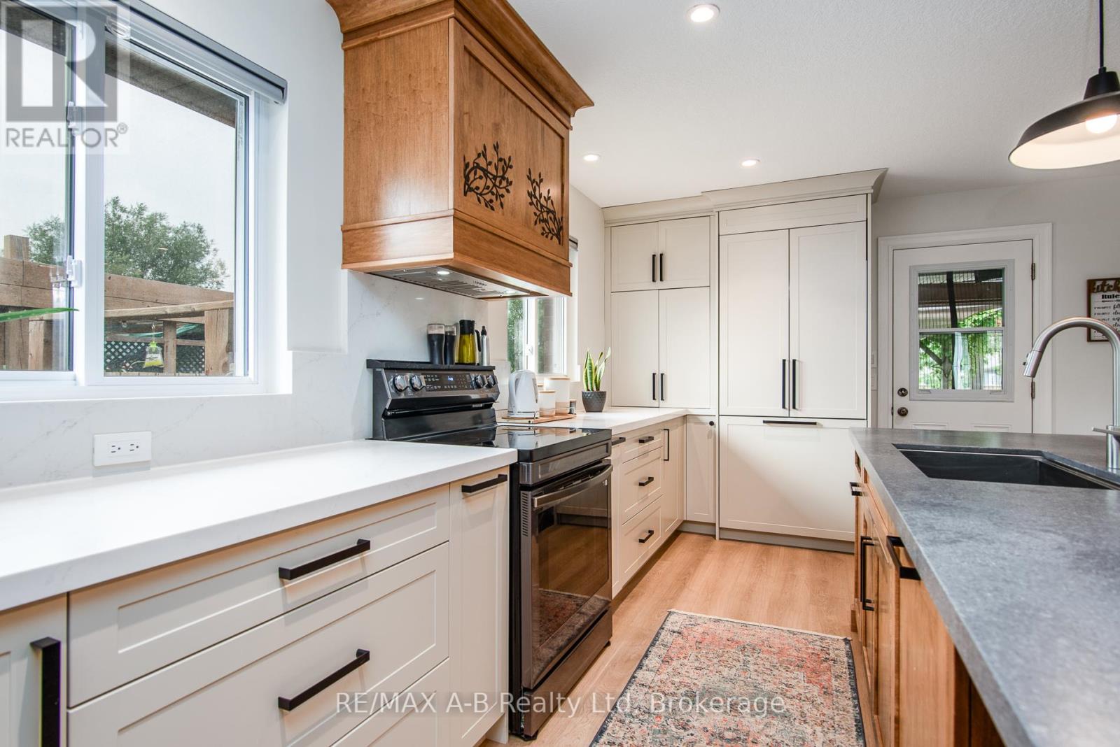 22 Millson Crescent, St. Marys, Ontario  N4X 1E4 - Photo 22 - X12330231
