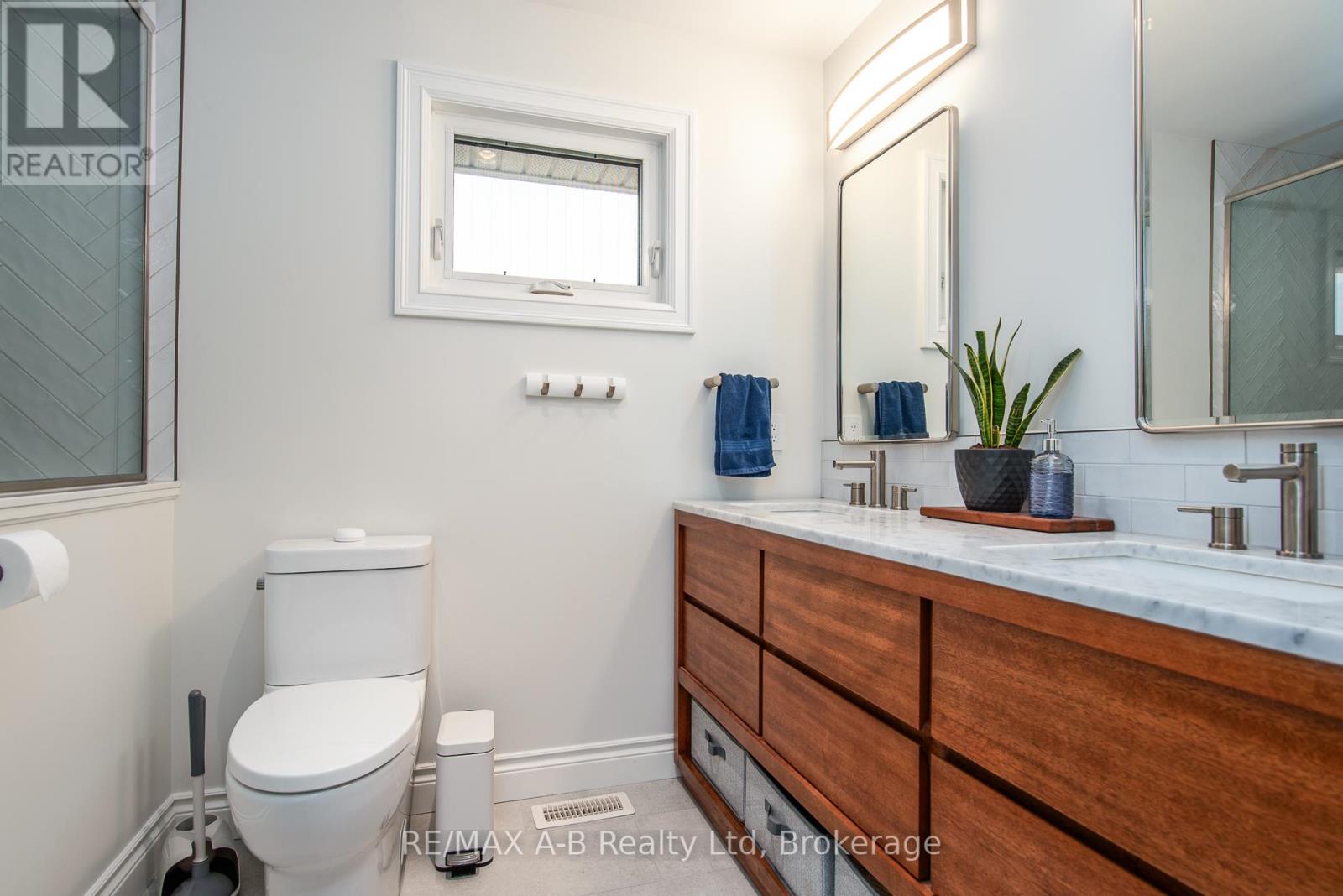22 Millson Crescent, St. Marys, Ontario  N4X 1E4 - Photo 35 - X12330231