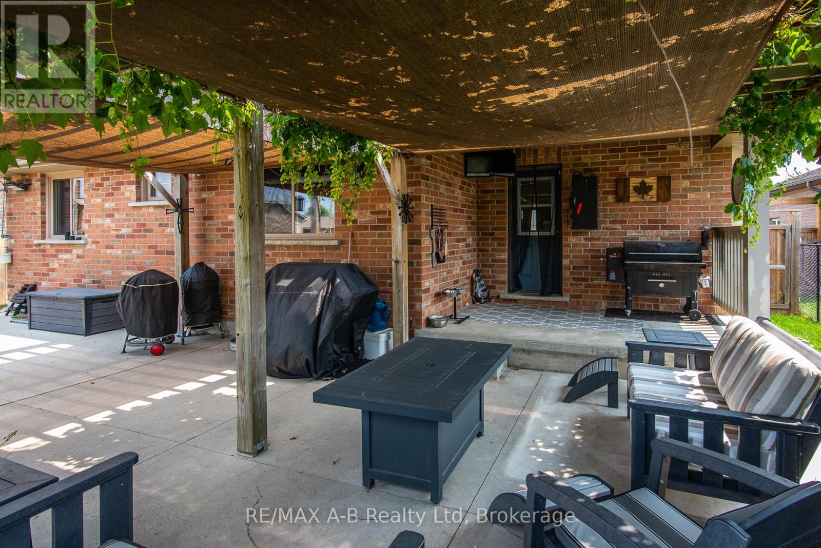 22 Millson Crescent, St. Marys, Ontario  N4X 1E4 - Photo 6 - X12330231