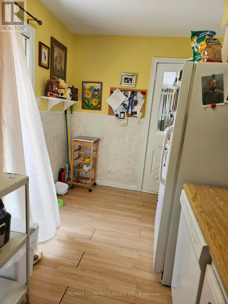 39 Lake Street, South Algonquin, Ontario  K0J 2M0 - Photo 20 - X12330289