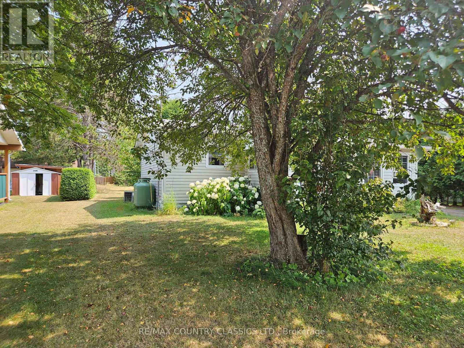 39 Lake Street, South Algonquin, Ontario  K0J 2M0 - Photo 24 - X12330289