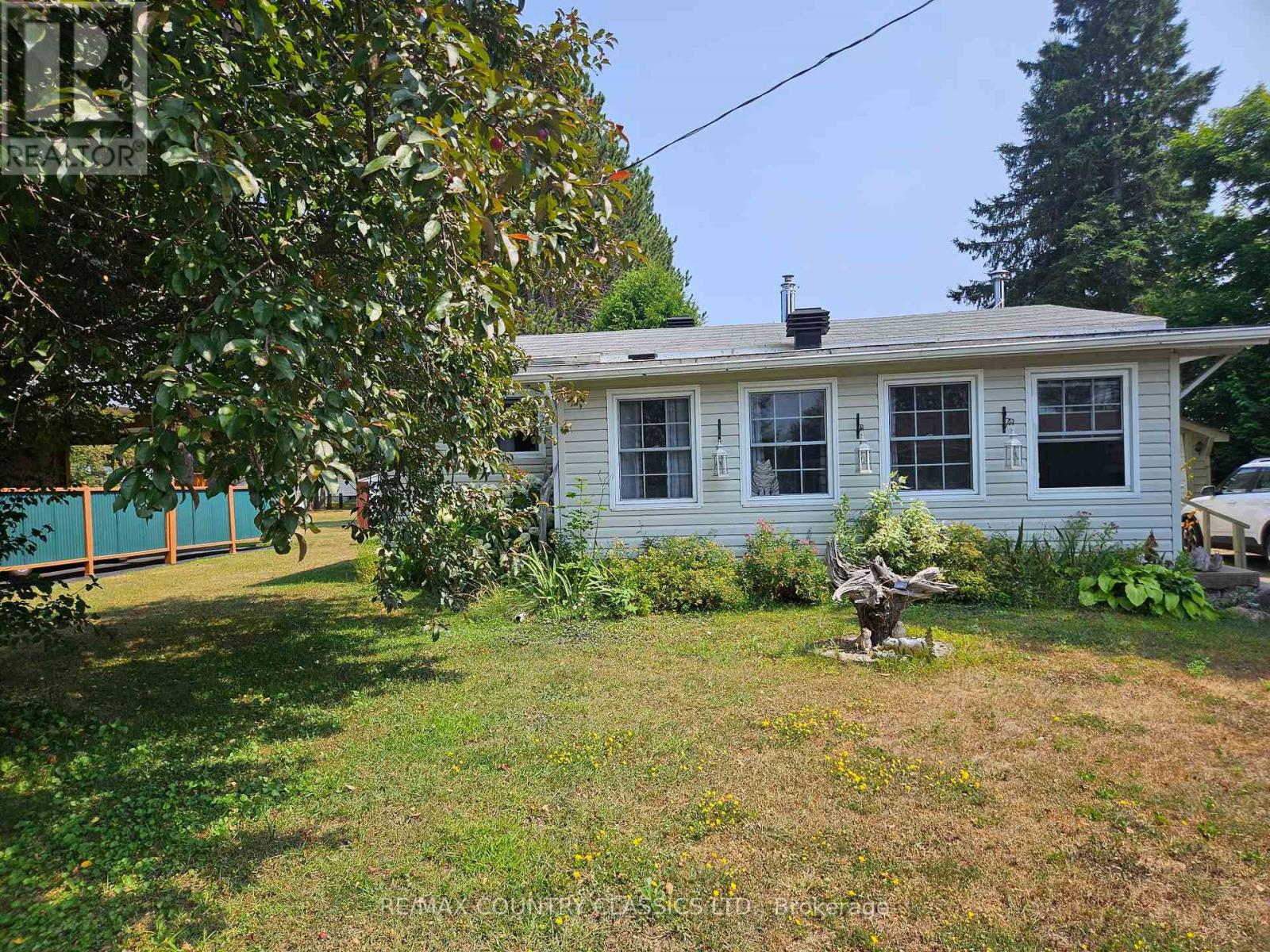 39 Lake Street, South Algonquin, Ontario  K0J 2M0 - Photo 25 - X12330289