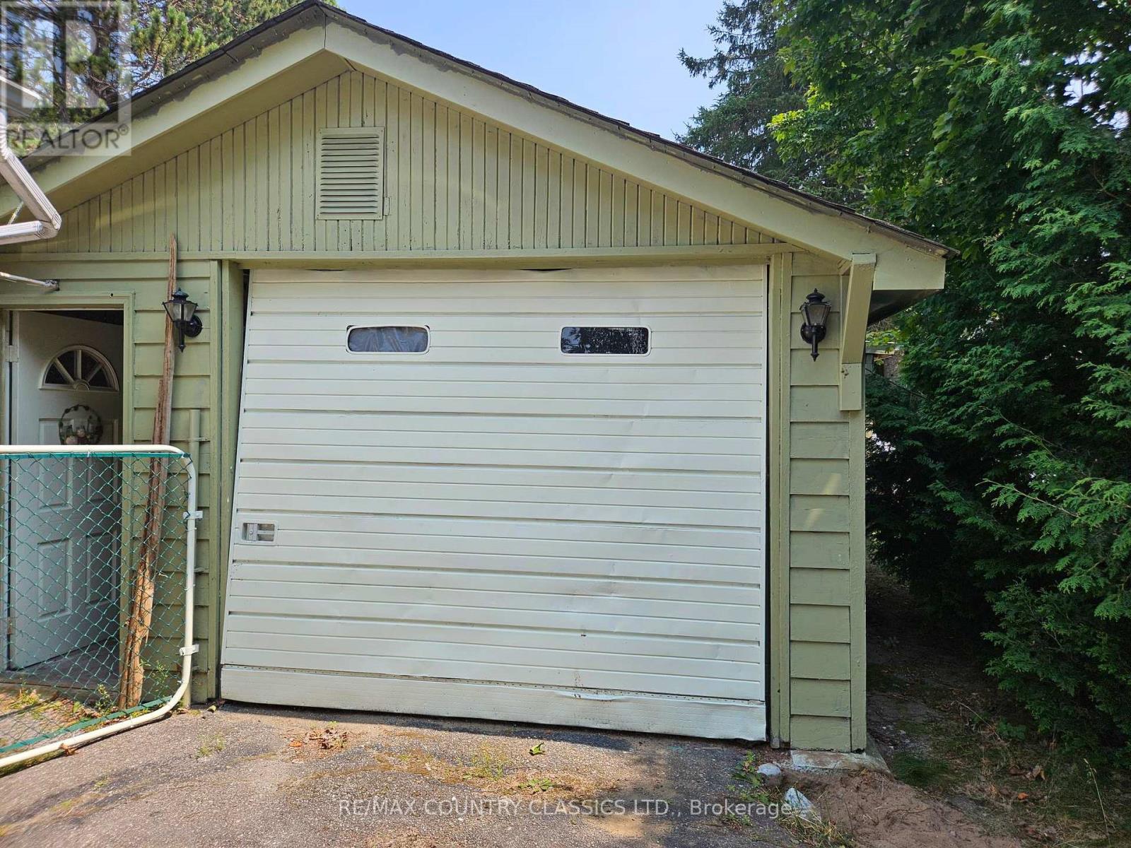 39 Lake Street, South Algonquin, Ontario  K0J 2M0 - Photo 30 - X12330289