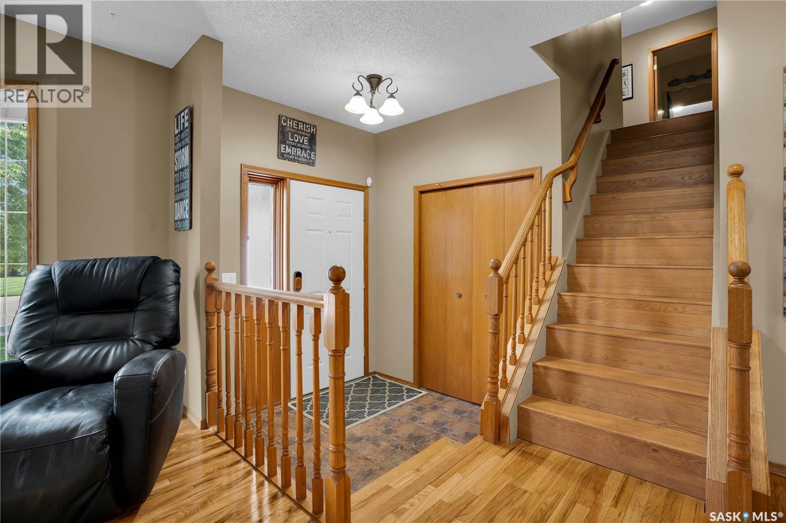 Property at 711 Swan CRESCENT image 4