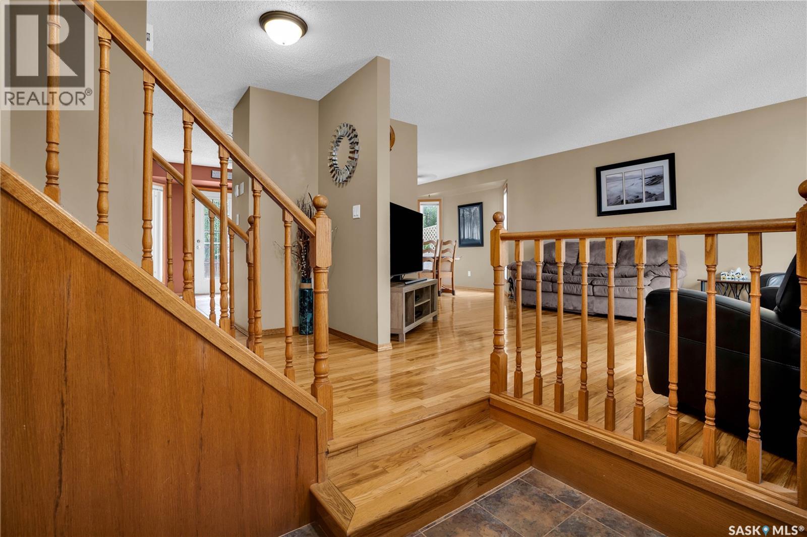 Property at 711 Swan CRESCENT image 5