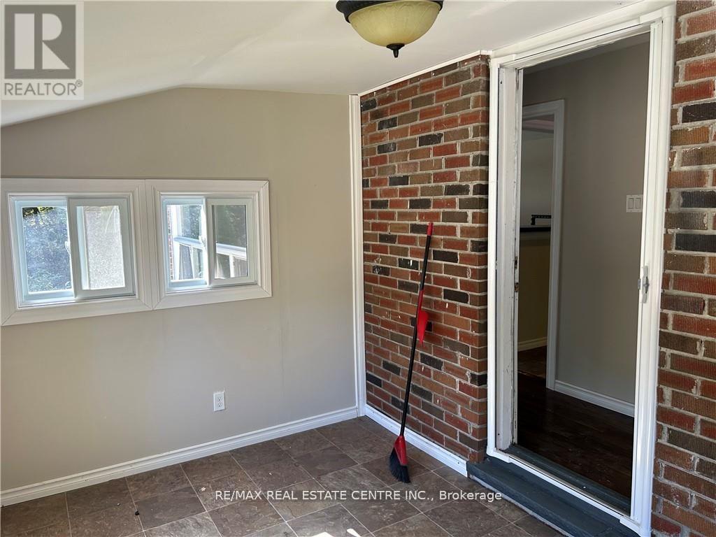 4885 Monck Road, Kawartha Lakes, Ontario  K0M 2A0 - Photo 11 - X12330042