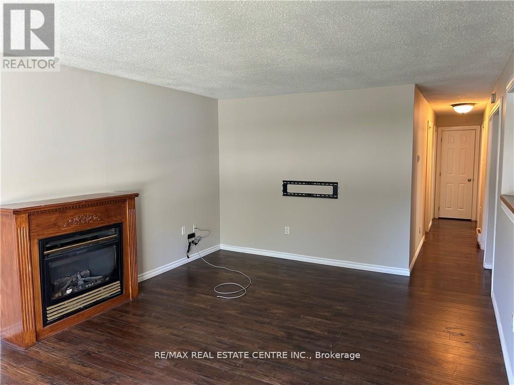 4885 Monck Road, Kawartha Lakes, Ontario  K0M 2A0 - Photo 5 - X12330042