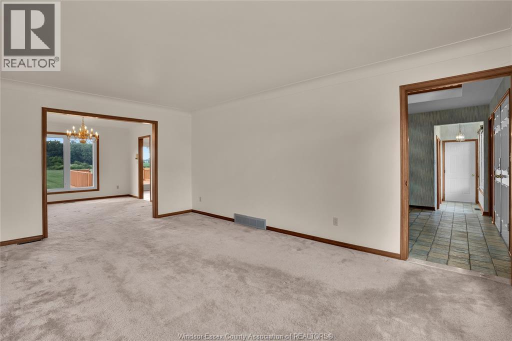 Property at 2810 BOUFFARD image 4