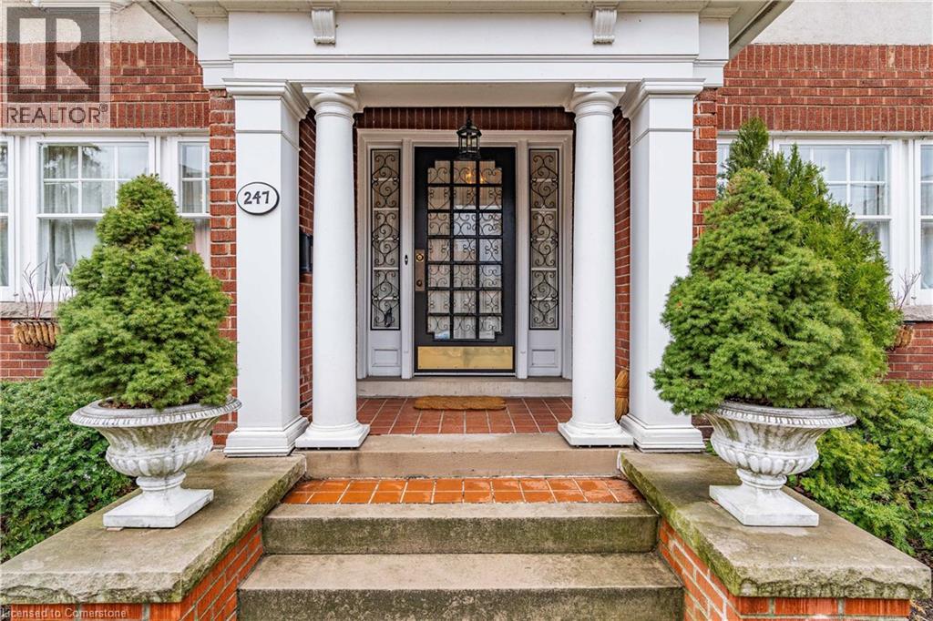 Property at 247 MACNAB Street S image 2