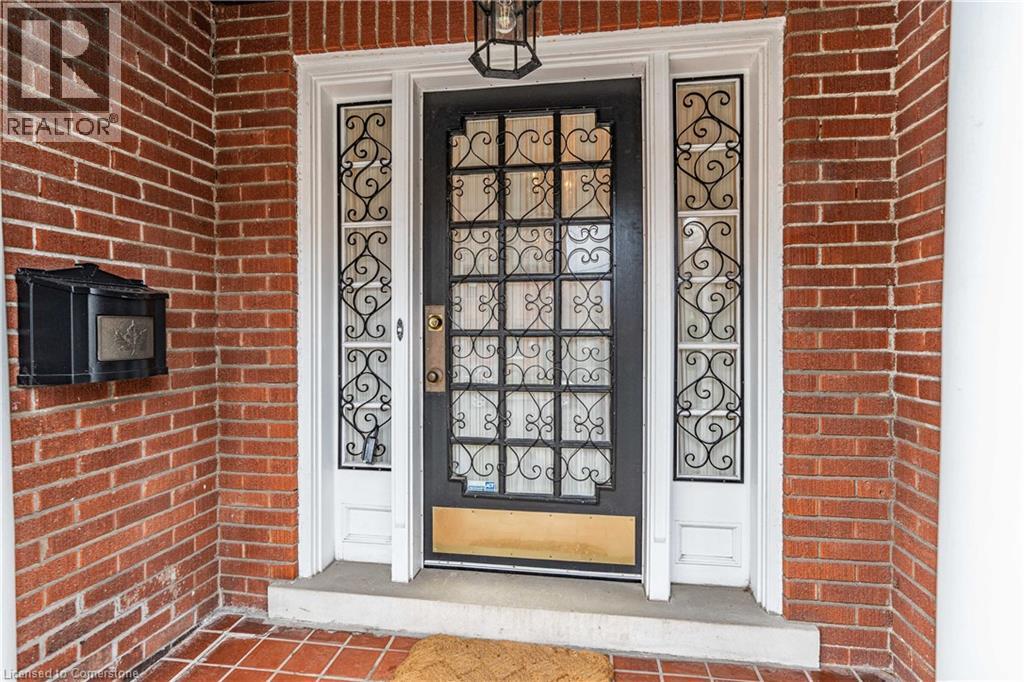 Property at 247 MACNAB Street S image 3
