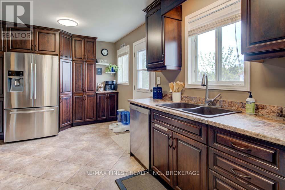 1 Heritage Drive, Loyalist, Ontario  K0H 1G0 - Photo 10 - X12330377