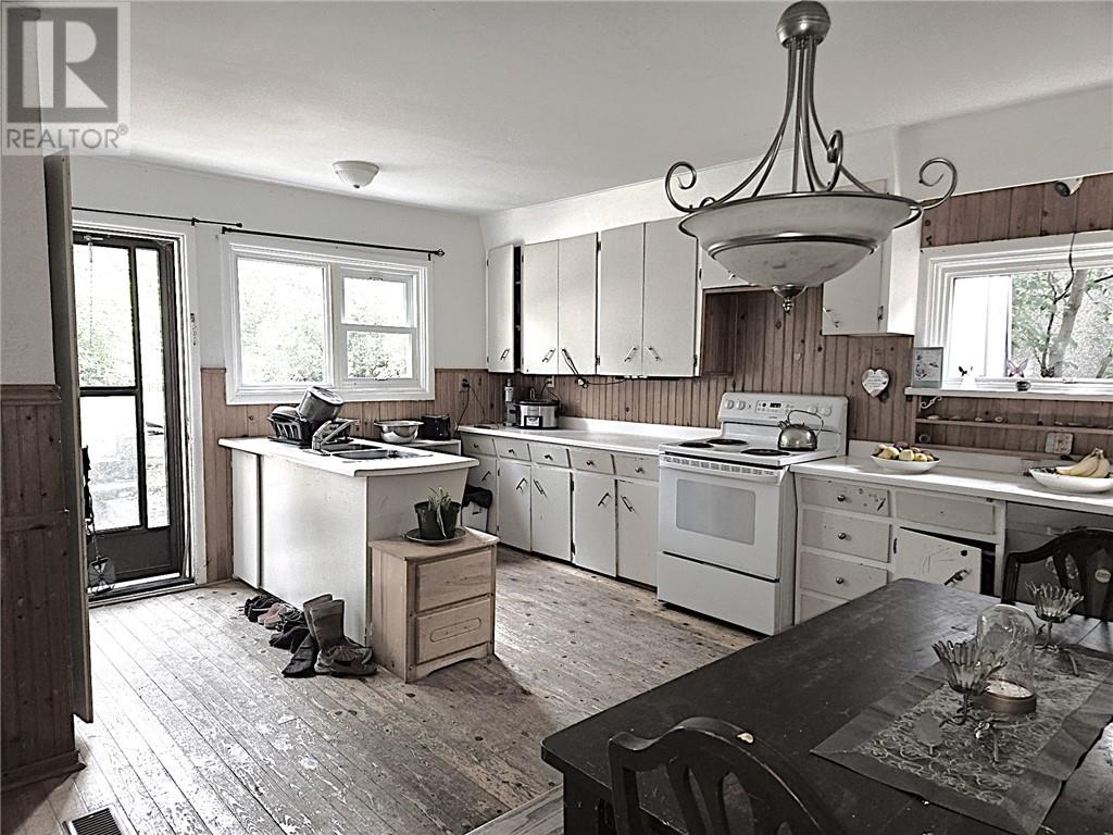7 King Street, St. Charles, Ontario  P0M 2W0 - Photo 2 - 2124007